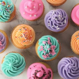 Bakery Style Cupcakes – The Easy Way