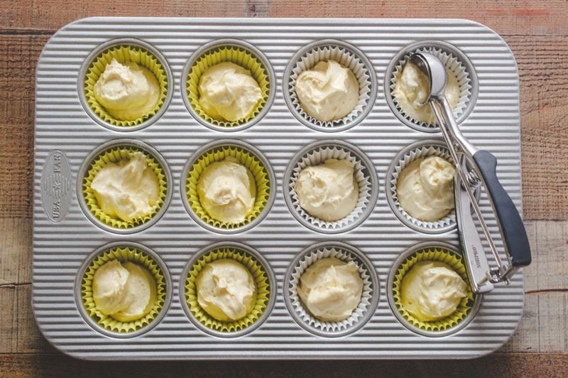 Fresh Lemon Cupcakes with Lemon Cream Cheese Frosting