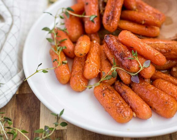 Honey Roasted Carrots with Garlic and Thyme