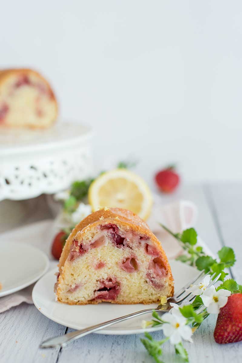 Top more than 136 strawberry bundt cake latest